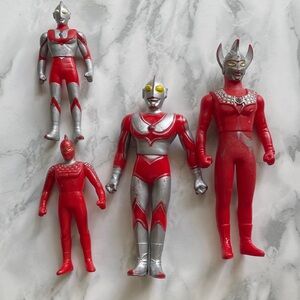 Vintage Ultraman figure LOT - beater/used condition sofubi vinyl